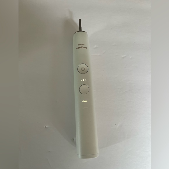 Philips Sonicare DiamondClean  White/Rose gold Rechargeable Toothbrush  (A6) - Picture 13 of 14